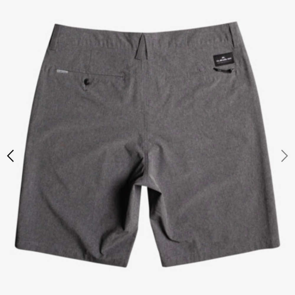 Black Quicksilver Union Amphibian 20" Hybrid Shorts